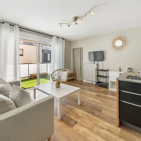 Vauban - Au Calme - Parking/terrasse Apartment *