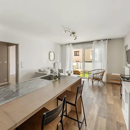 Vauban - Au Calme - Parking/terrasse Apartment